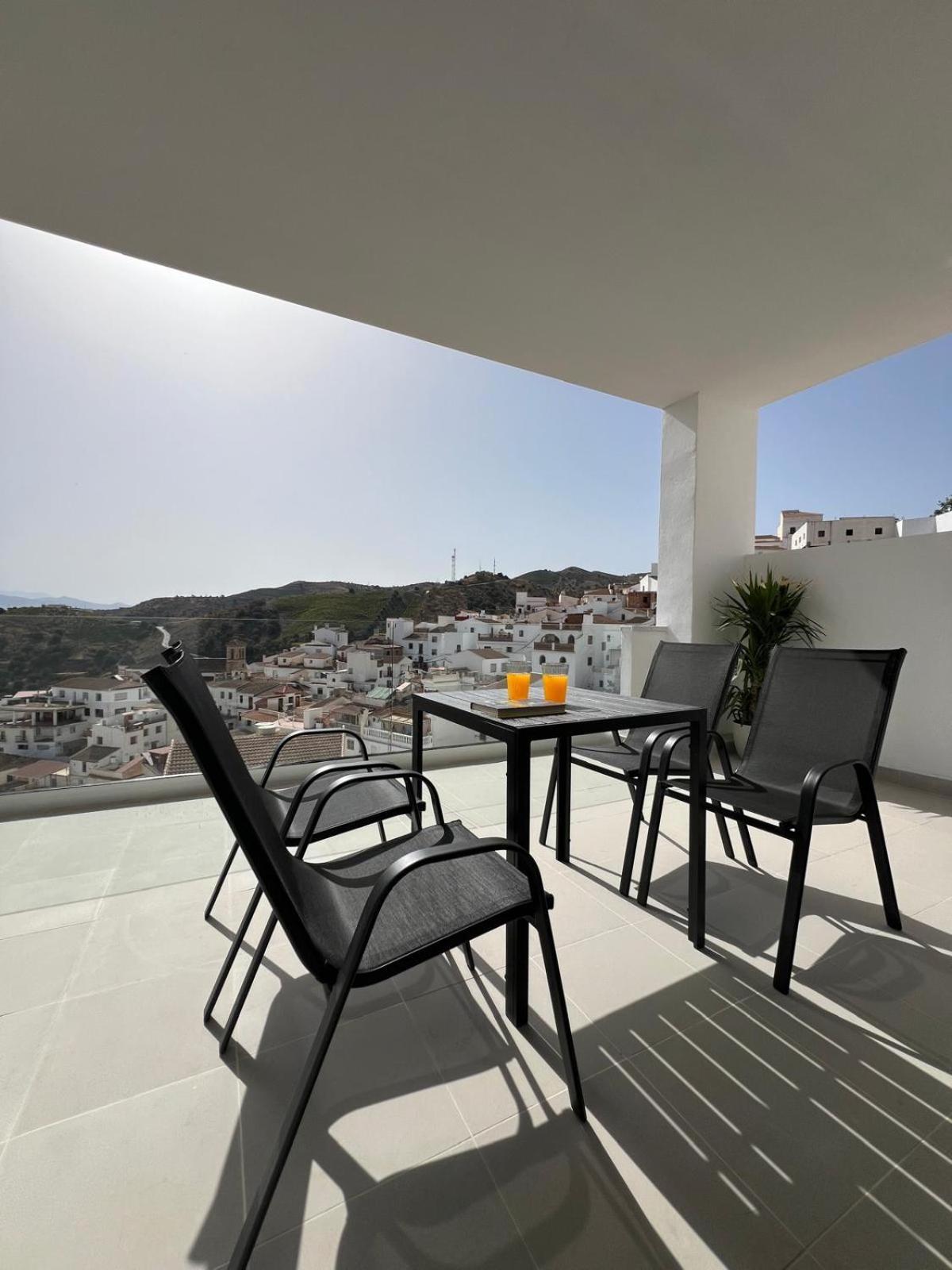 La Lipa Aparthotel Almáchar Exteriör bild